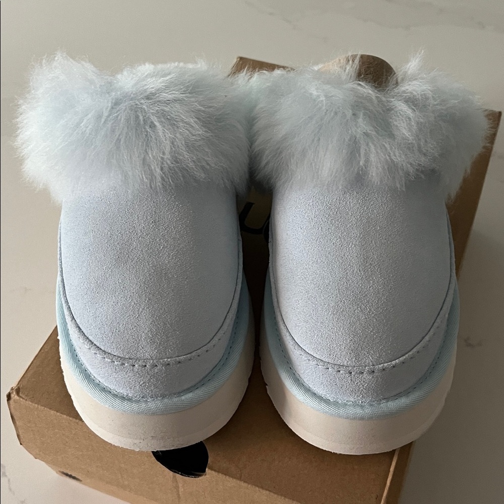 UGG® DISQUETTE CHALET SLIPPERS - Picture 3 of 8